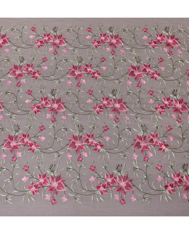 قماش فوال من القطن الخالص باللون البني الفاتح مع تطريز باللون الأرجواني والأخضر الغامق والأخضر النعناعي بتصميم الأزهار-D15244