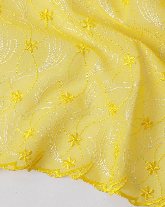 ثوب فوال من القطن السويسري الفاخر باللون الأصفر الليموني بنفس اللون والتطريز الأصفر الفاتح بتصميم فاخر-D11617