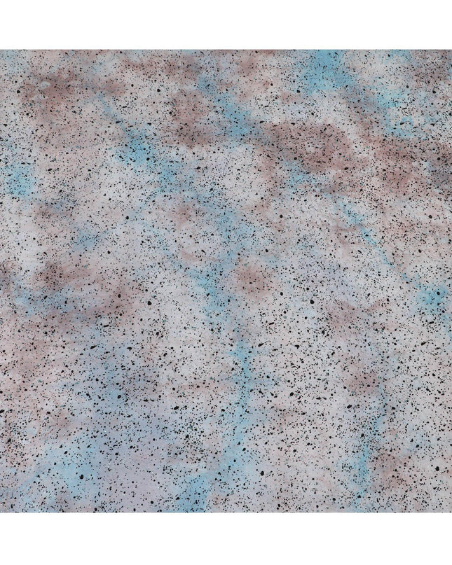 قماش شيفون حريري فرنسي (فرنساوي) فاخر باللون الرمادي اللؤلؤي مع ربطة عنق بنية شاحبة وربطة عنق زرقاء فاتحة وطباعة قالب تحتوي على قطيع أسود وبريق أزرق فاتح بتصميم تجريدي-D14070