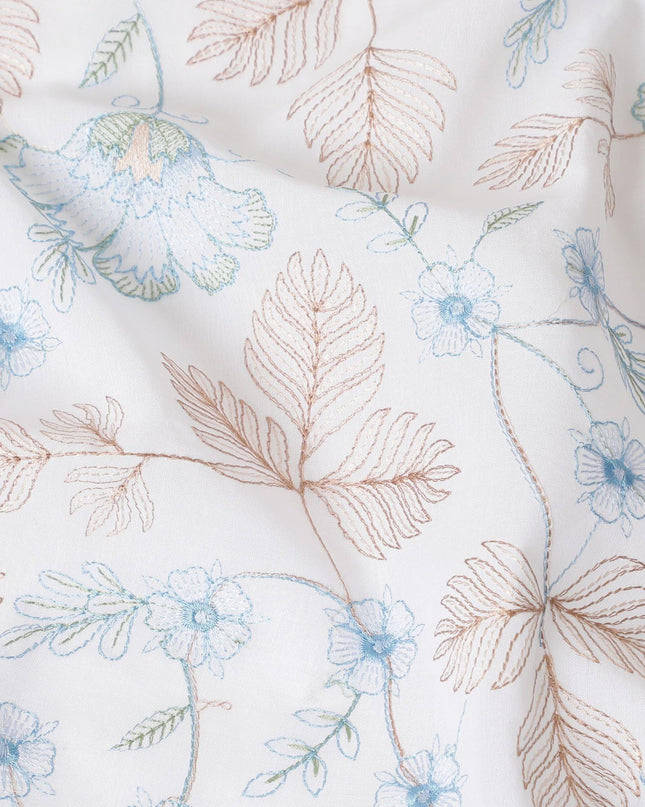 قماش فوال من القطن الخالص الأبيض الفاخر مع تطريز باللونين البني والأزرق الفاتح بتصميم الأزهار-D15233