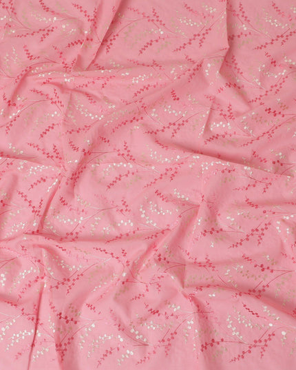 قماش الفوال القطني الخالص الفاخر باللون الوردي الوردي بنفس اللون والتطريز البيج بتصميم أوراق الشجر -D13703