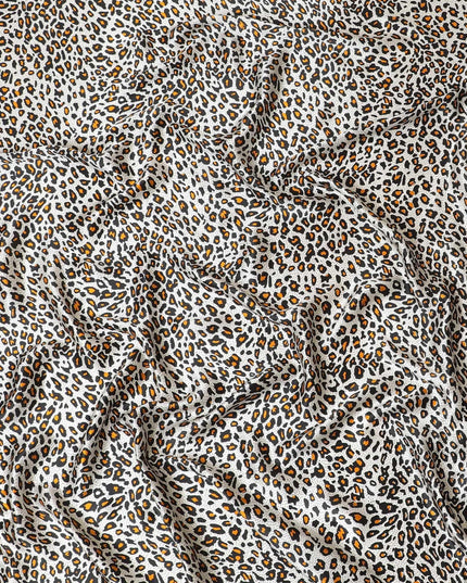 قماش ساتان حريري نقي 100% فضي فاخر مع طباعة باللونين الأسود والبرتقالي بتصميم جلد الحيوان-D9297