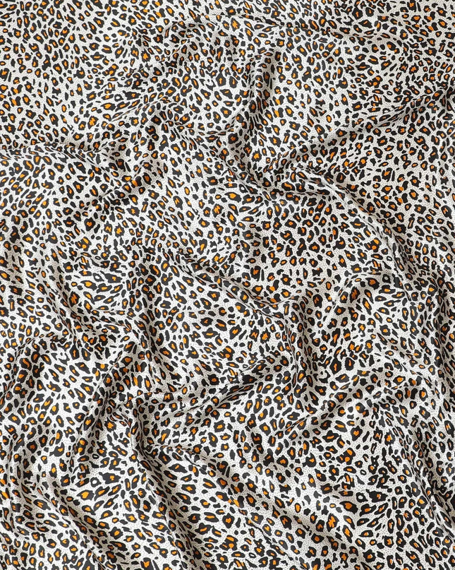 قماش ساتان حريري نقي 100% فضي فاخر مع طباعة باللونين الأسود والبرتقالي بتصميم جلد الحيوان-D9297