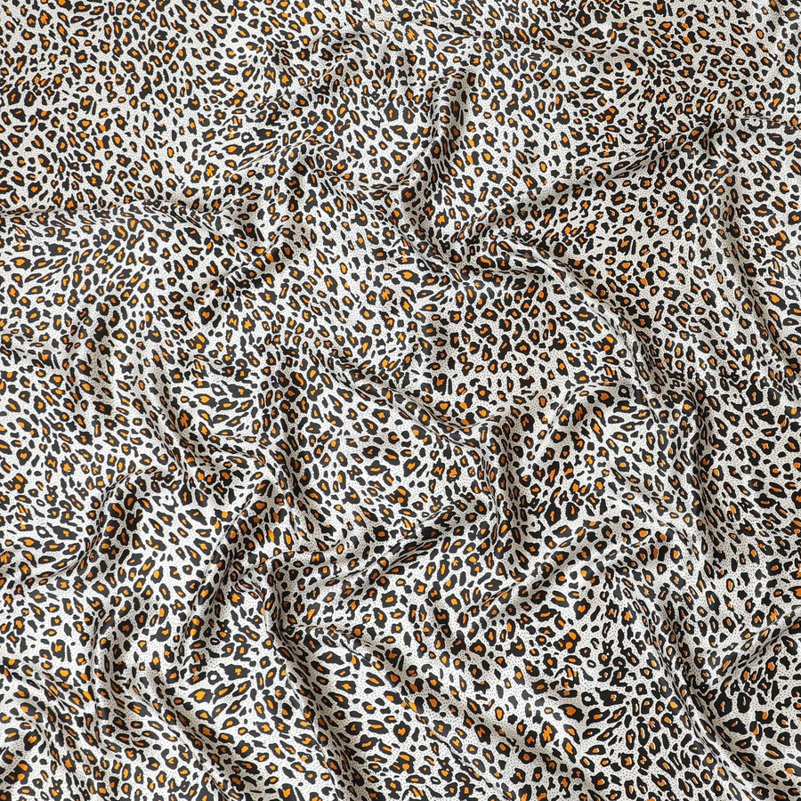 قماش ساتان حريري نقي 100% فضي فاخر مع طباعة باللونين الأسود والبرتقالي بتصميم جلد الحيوان-D9297