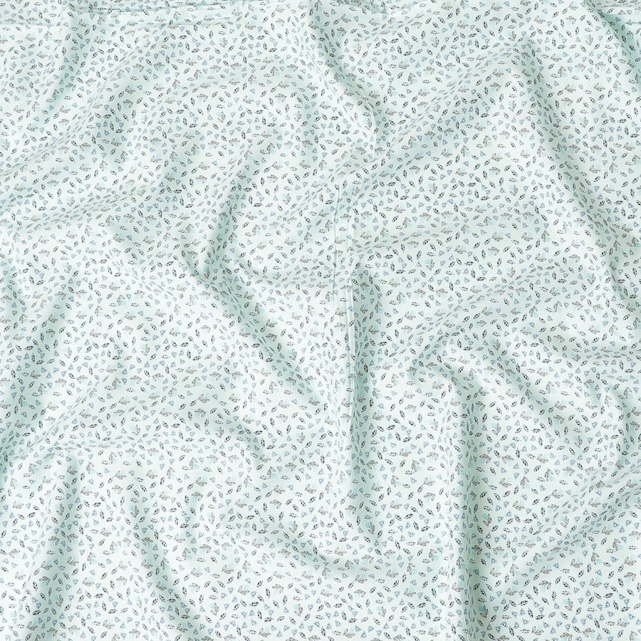 قماش قميص قطني مخلوط باللون الأخضر الفاتح مع طباعة باللونين الأزرق والأسود بتصميم أوراق الشجر - D9633