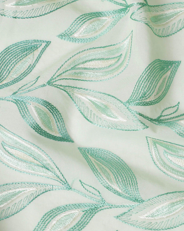 قماش فوال من القطن الخالص الفاخر باللون الأخضر النعناعي وتطريز باللونين الأخضر والبيج بتصميم أوراق الشجر-D15238