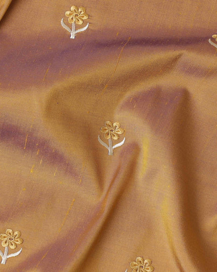 قماش من الحرير الخام باللون البني الصنوبر مع تطريز باللون البني والكريمي بتصميم الأزهار-11220
