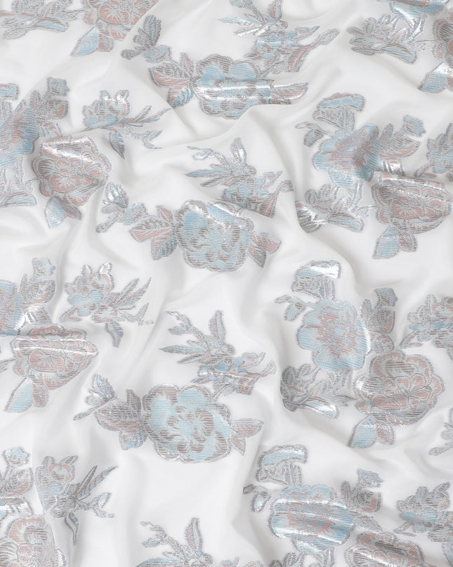 قماش شيفون من الحرير الخالص باللون الأبيض الفاتح مع لوركس معدني فضي وأزرق فاتح ونحاسي بتصميم زهور-D11496