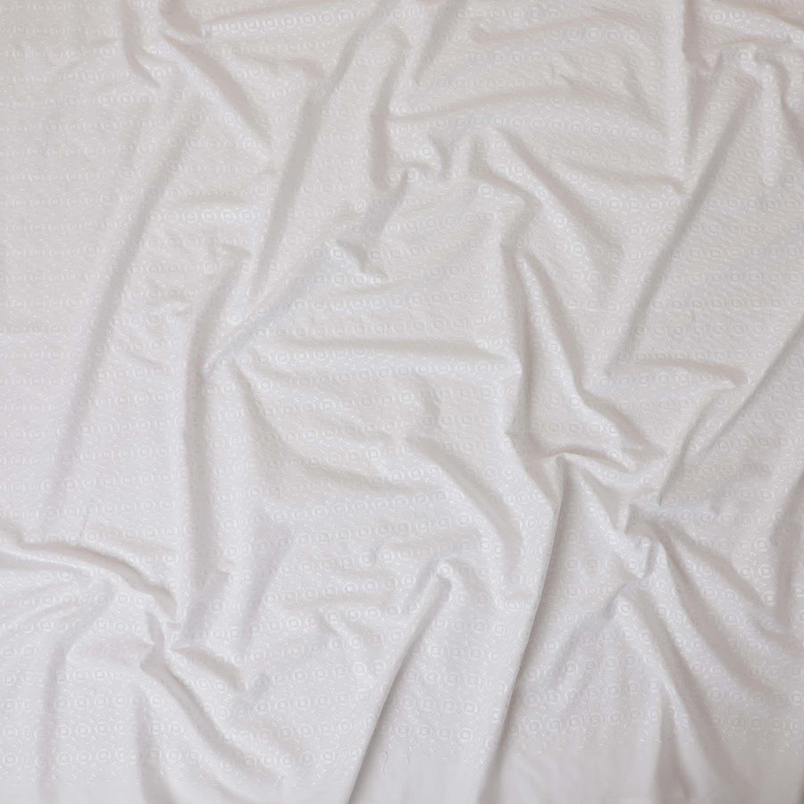 قماش فوال قطني أبيض مع تطريز بنفس اللون بتصميم Chikankari-D9170