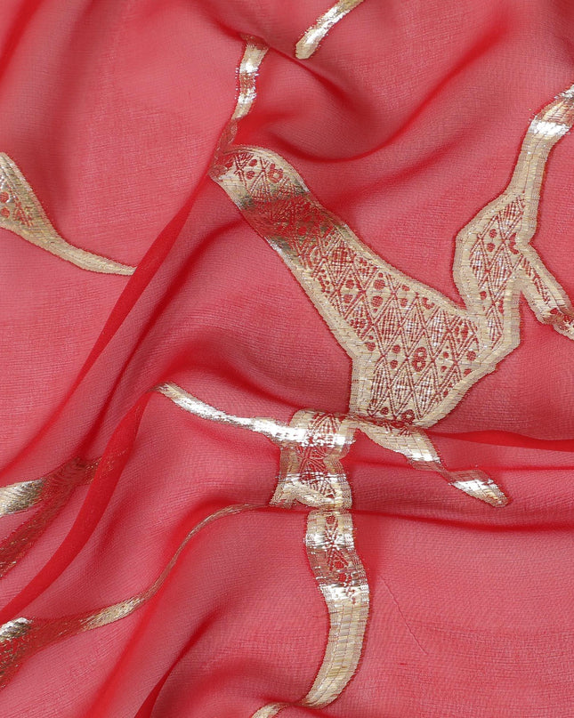 قماش شيفون من الحرير الخالص باللون الأحمر القرمزي مع لوريكس معدني ذهبي بتصميم تجريدي -D10156