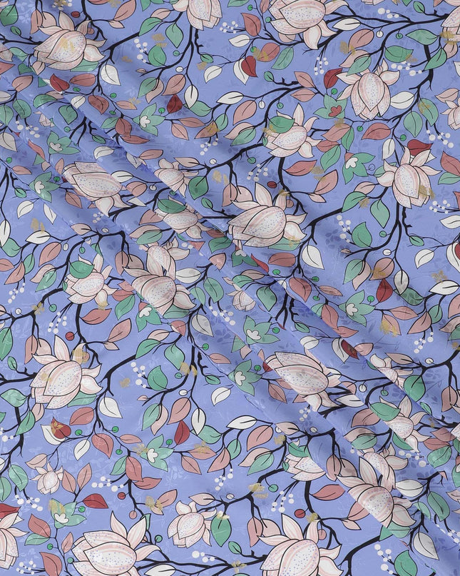 قماش ساتان حريري إيطالي خالص فاخر باللون الأزرق اللافندر مع جاكار بنفس اللون مع طباعة متعددة الألوان ولوريكس معدني ذهبي بتصميم زهور - 14305