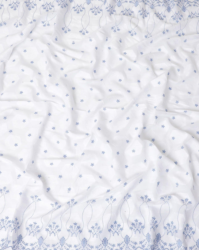 قماش فوال من القطن السويسري الفاخر باللون الأبيض بنفس اللون وتطريز باللون الأزرق الفاتح مع أعمال حجرية بتصميم فاخر-D10370