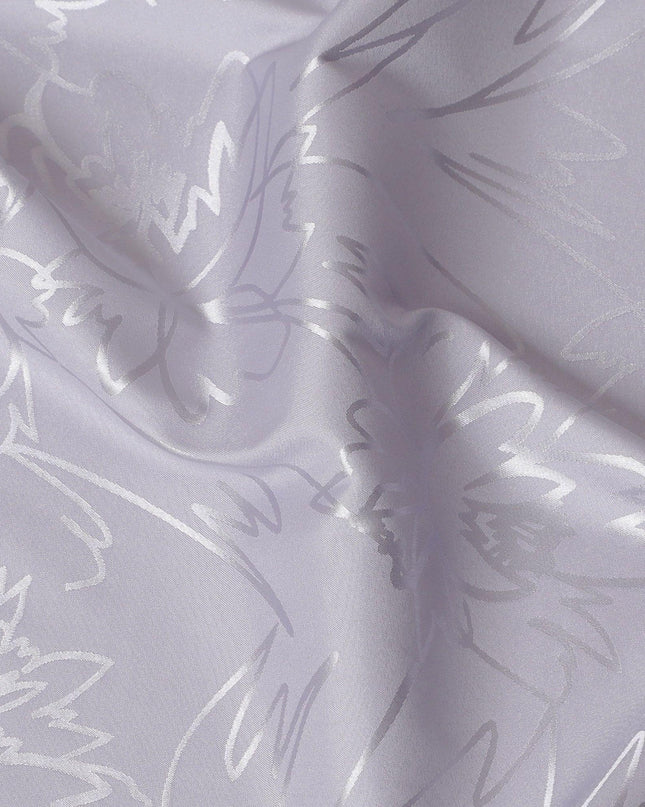 قماش ساتان صناعي باللون الرمادي السحابي مع جاكار بنفس اللون بتصميم الأزهار-D15377