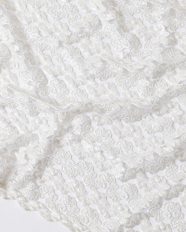 قماش دانتيل غيبور كريمي مع تطريز بنفس اللون بتصميم فاخر -D11754