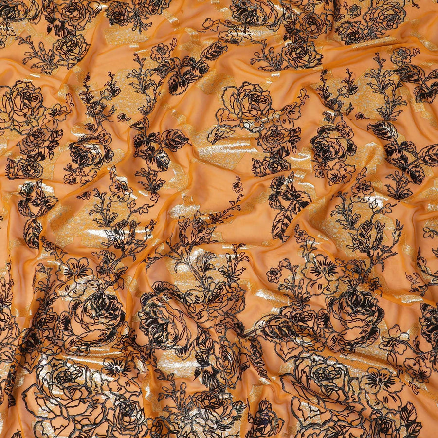 قماش شيفون حرير خالص برتقالي فاخر مع قطيع أسود به بريق ولوريكس معدني ذهبي بتصميم زهور-D13724