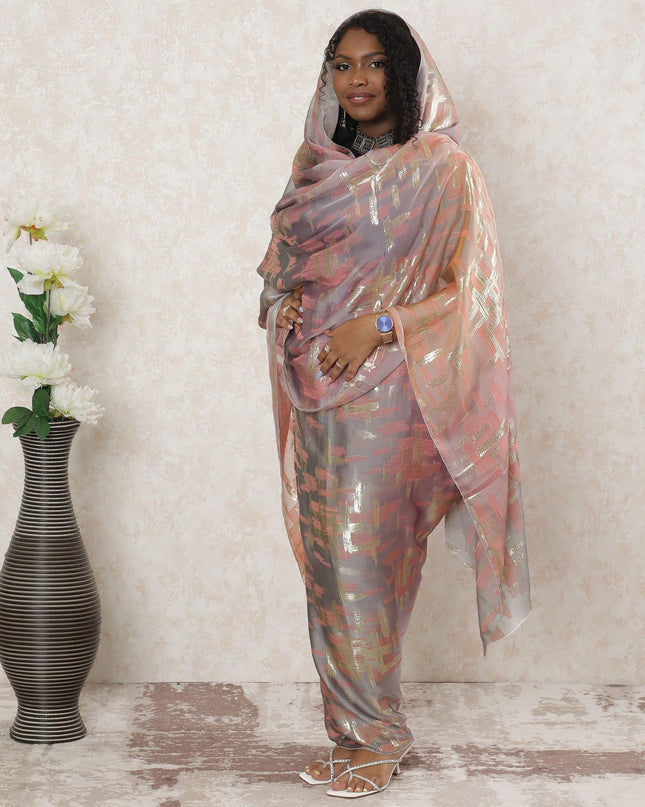 ثوب من الشيفون الحريري الفرنسي (الفرنساوي) الفاخر باللون الرمادي السحابي مع الفيسكوز الخوخي والوركس المعدني الذهبي بتصميم تجريدي-D14379