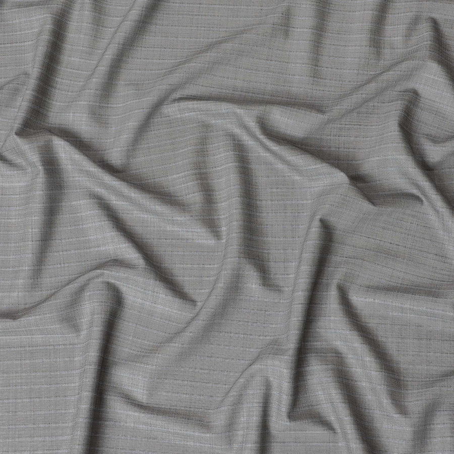 قماش رمادي سحابي فاخر من الصوف الإيطالي الخالص مع نفس اللون وتصميم شريط أزرق مسحوق - D14800