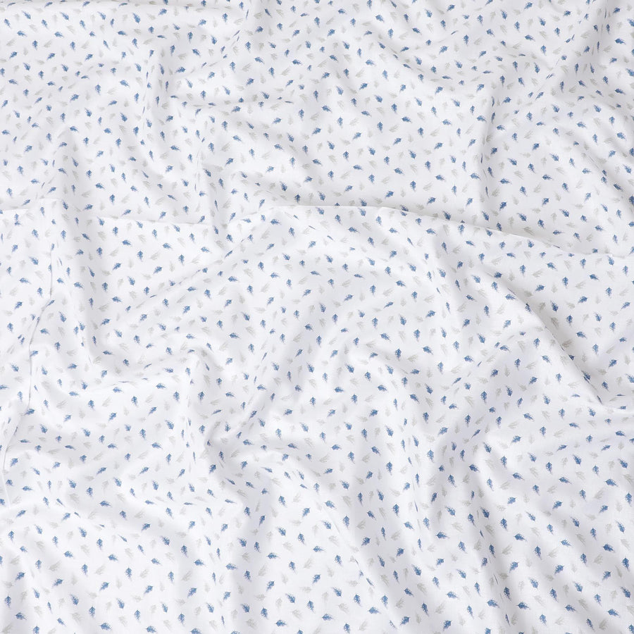 قماش الكتان الخالص الأبيض الفاخر بنسبة 100% مع طباعة باللونين الأزرق والأخضر الغار في تصميم أوراق الشجر-D11095