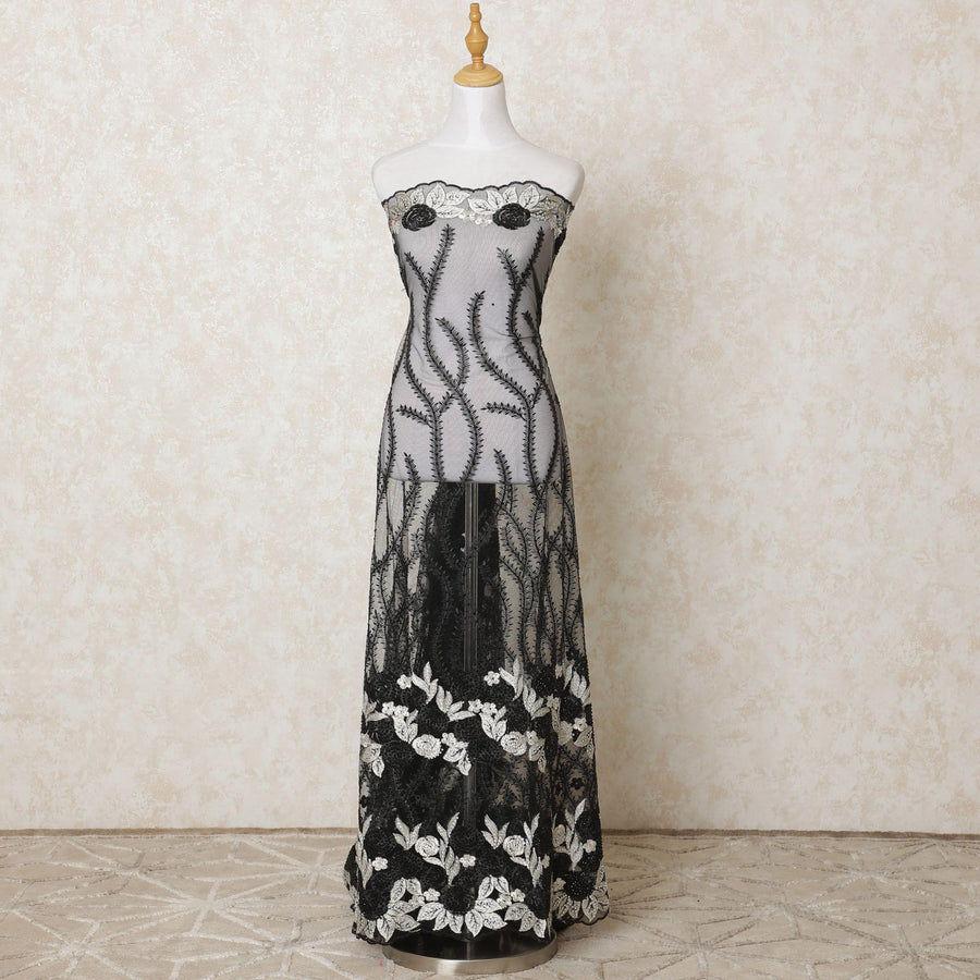 قماش تول نايلون أسود بنفس اللون، تطريز باللون البيج مع عمل حجري بتصميم الأزهار-D12205