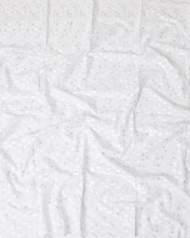 قماش الفوال القطني الخالص الأبيض (الثوب السوداني) مع حبل مشبك بنفس اللون له نفس اللون وتطريز معدني رمادي بتصميم الأزهار-D13830