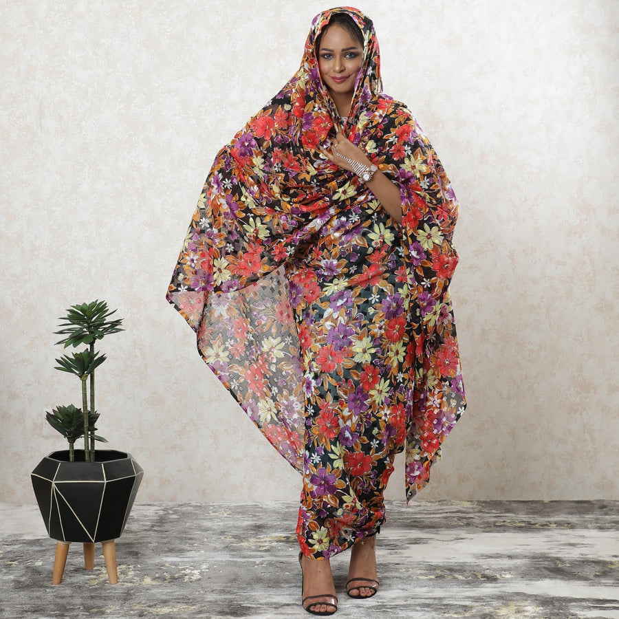 ثوب أسود فاخر من القطن السويسري بنسبة 100% مع طباعة باللون الأرجواني والأبيض والأحمر القرمزي والأصفر بتصميم الأزهار-D9489