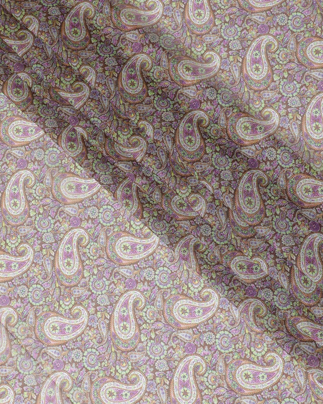 قماش شيفون صناعي بني مع طباعة متعددة الألوان بتصميم بيزلي-D11023