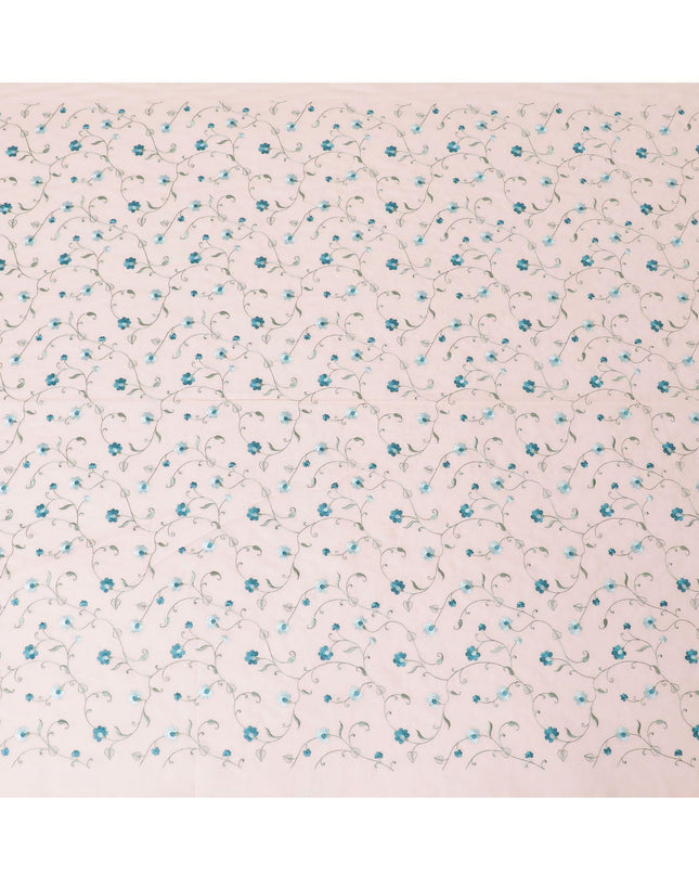 قماش الفوال القطني الخوخي مع تطريز باللون الأزرق الياقوتي والأخضر الزيتوني والأزرق الفاتح بتصميم الأزهار-D11083