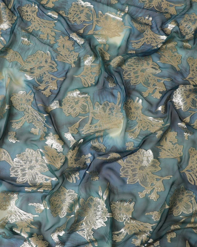 قماش شيفون مطبوع يدويًا من الحرير الخالص الفاخر باللون الأزرق البترولي والزيتوني الفاتح مع لوركس معدني ذهبي بتصميم زهور-D9074