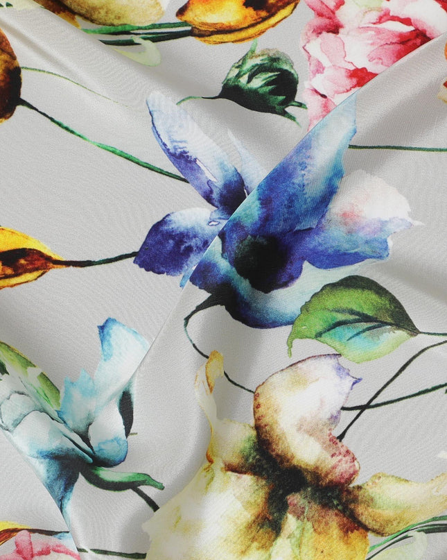 قماش كريب صناعي باللون الرمادي السحابي مع طباعة متعددة الألوان بتصميم الأزهار-D14463