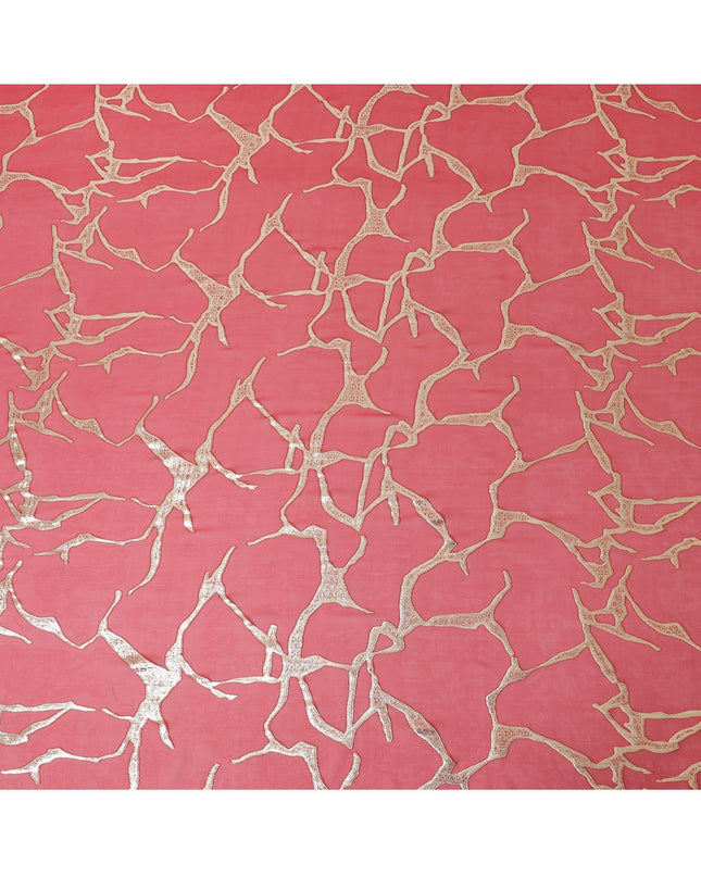 قماش شيفون من الحرير الخالص باللون الأحمر القرمزي مع لوريكس معدني ذهبي بتصميم تجريدي -D10156