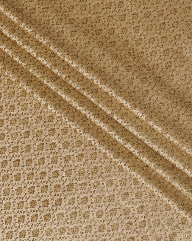 قماش بروكار حريري بيج لاتيه مع لوريكس معدني ذهبي في تصميم باقة -D11308