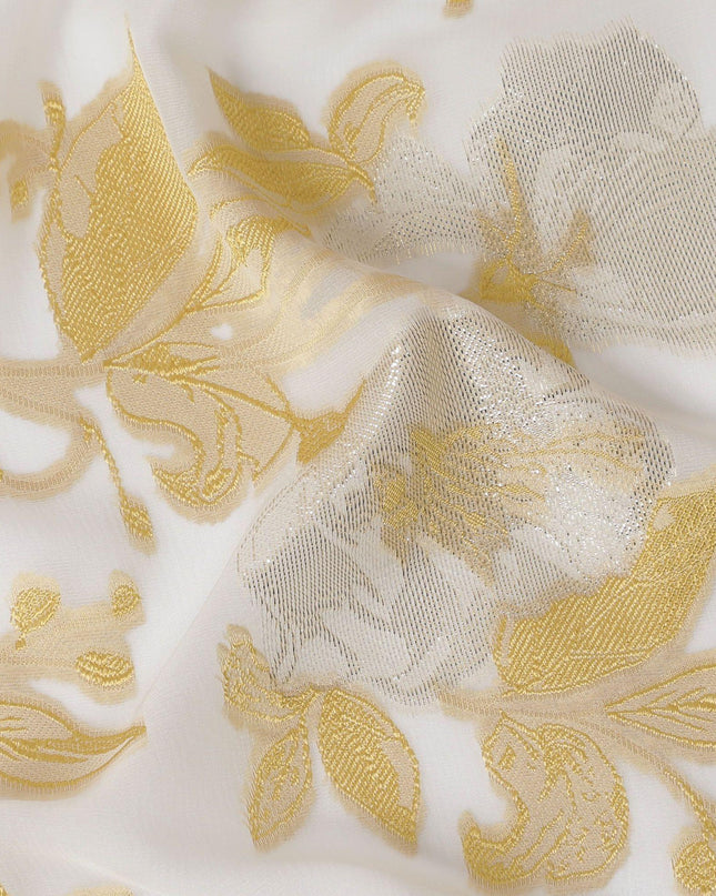 قماش شيفون حريري فرنسي (فرنساوي) فاخر باللون الأبيض الفاتح مع فيسكوز ذهبي ولوريكس معدني بتصميم زهور -D15637