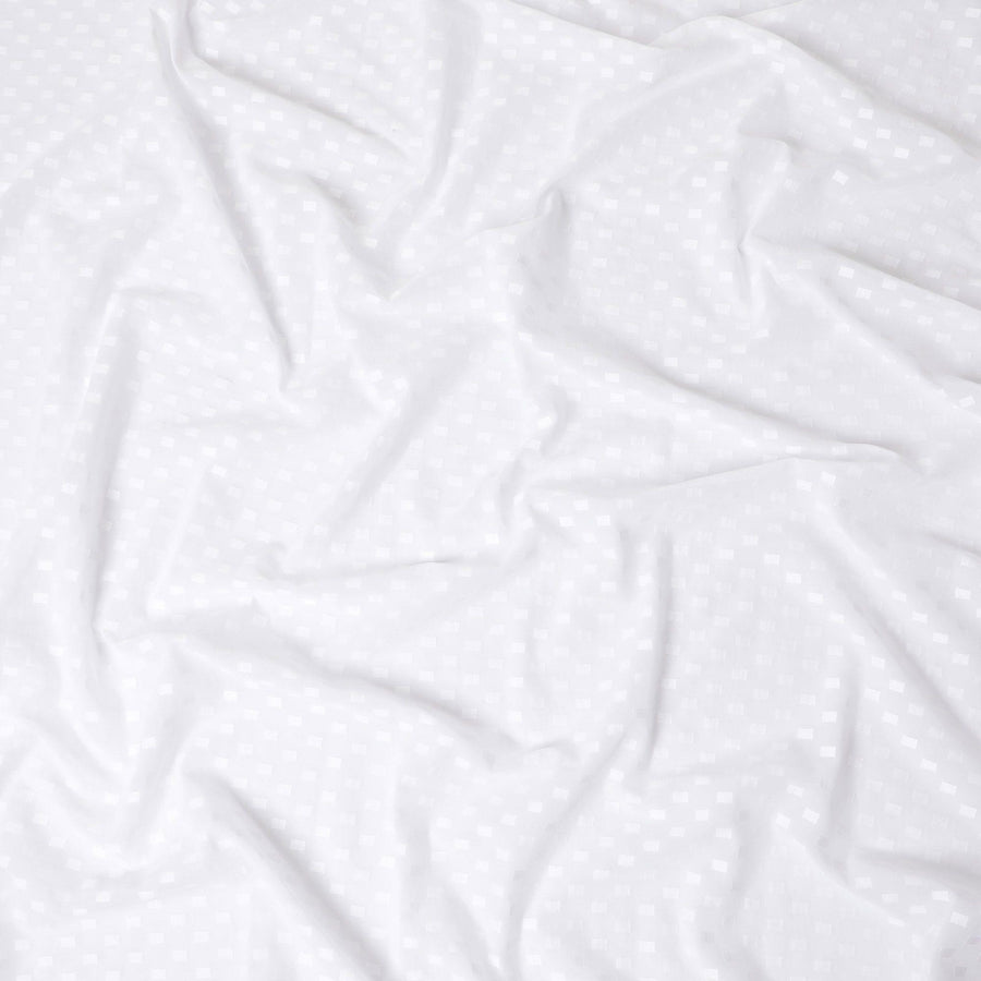 قماش فوال من القطن الخالص باللون الأبيض مع تصميم سلك بمشبك بنفس اللون - D12058