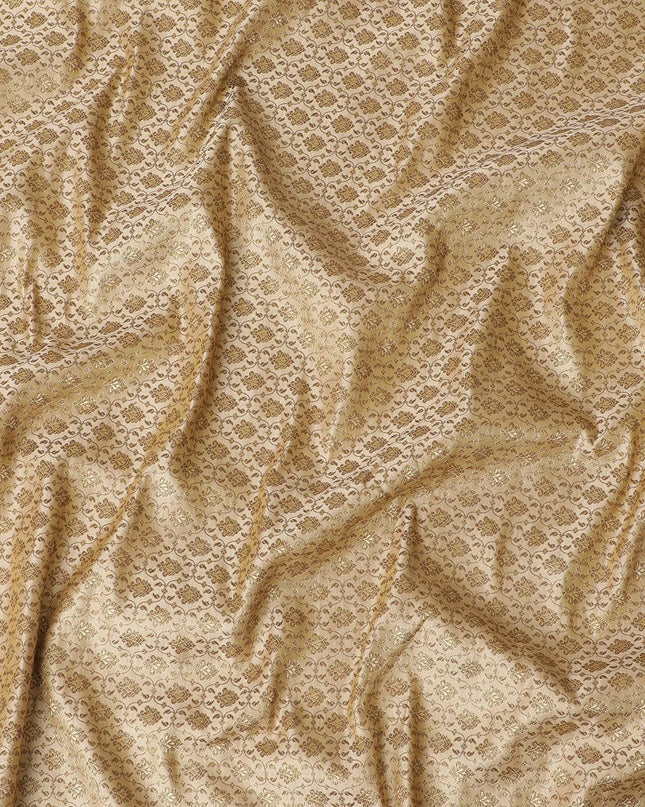 قماش بروكار حريري بيج لاتيه مع لوريكس معدني ذهبي في تصميم باقة -D11308