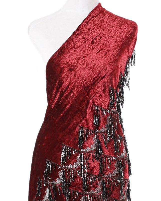 قماش مخملي ممزوج بالحرير القرمزي مع تطريز أسود وترتر أسود وفضي بتصميم فاخر-D6088