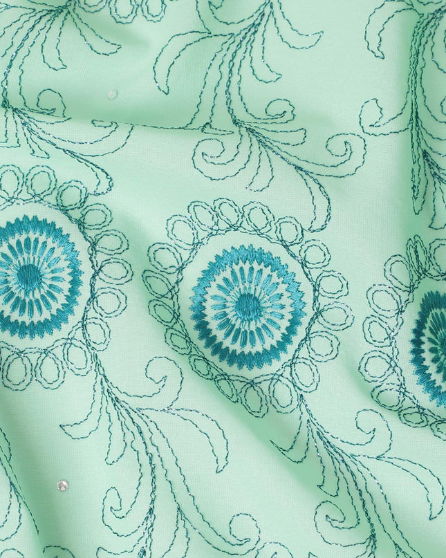 قماش الفوال القطني السويسري الفاخر 100% (الثوب السوداني) باللون الأخضر الشاي مع تطريز باللون الأخضر المخضر مع أعمال حجرية بتصميم هندسي-D13529