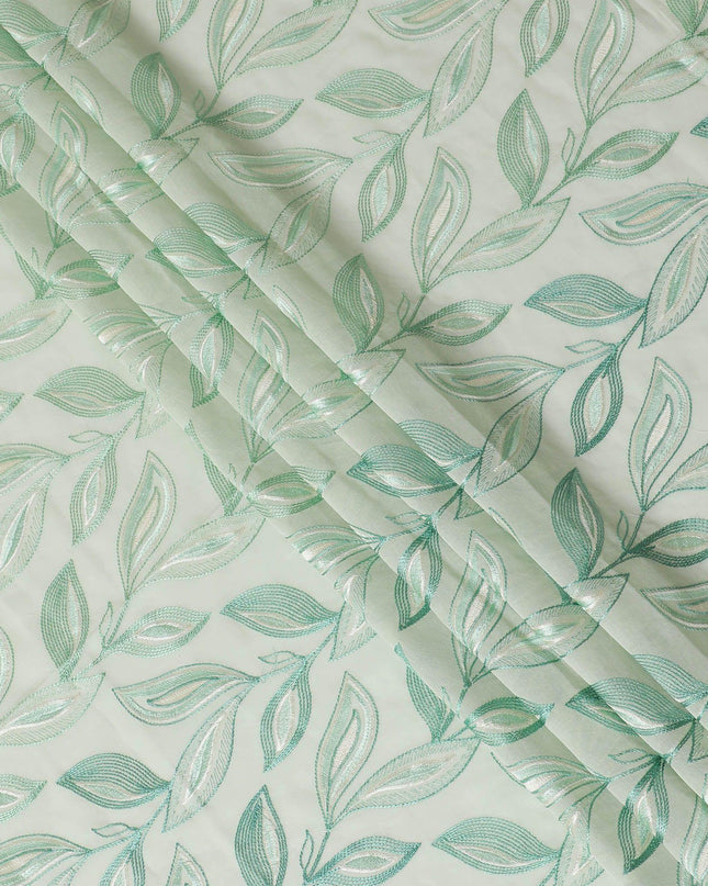 قماش فوال من القطن الخالص الفاخر باللون الأخضر النعناعي وتطريز باللونين الأخضر والبيج بتصميم أوراق الشجر-D15238