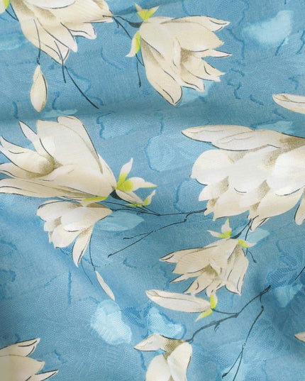 قماش الفوال القطني الأوراجيري الأزرق السيرولي مع جاكار بنفس اللون مع طباعة باللون البيج والرمادي النهري اللؤلؤي والأزرق البترولي بتصميم الأزهار-D7324