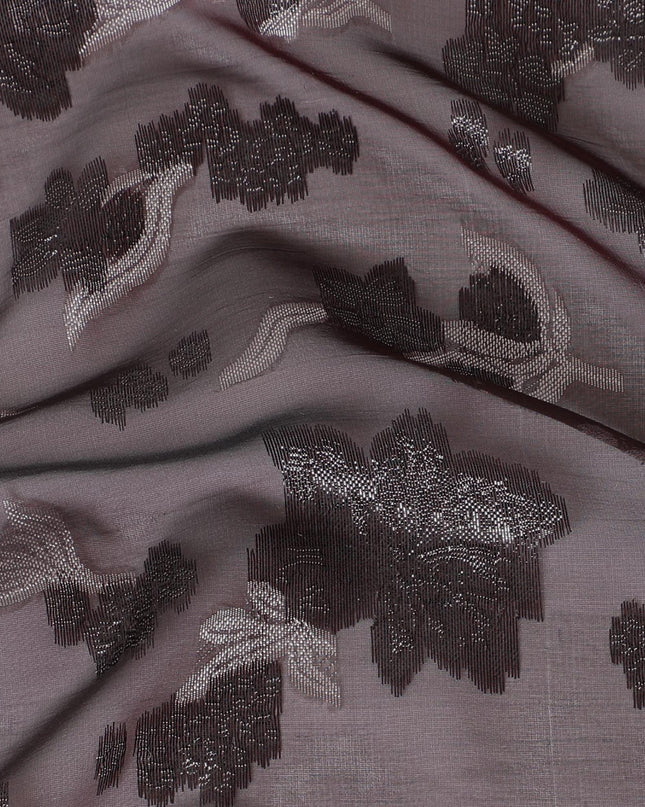 قماش شيفون حريري فرنسي (فرنساوي) فاخر باللون العنابي مع فيسكوز رمادي ولوريكس معدني أسود بتصميم زهور-D14273