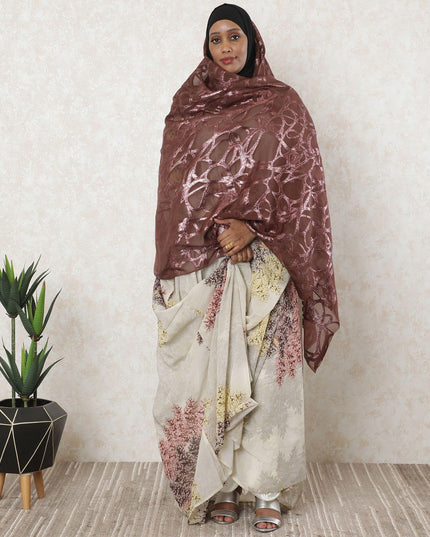 جرباسار شيفون من الحرير الخالص باللون البني مع لوريكس معدني بنفس اللون بتصميم تجريدي-D11549