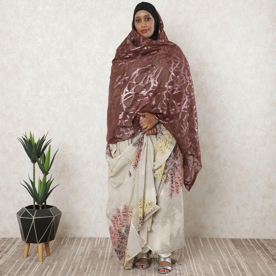 جرباسار شيفون من الحرير الخالص باللون البني مع لوريكس معدني بنفس اللون بتصميم تجريدي-D11549