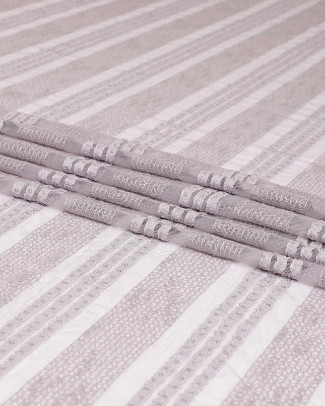 قماش تول نايلون بني من خشب بورليوود مع تطريز وترتر بنفس اللون بتصميم مخطط - D6665