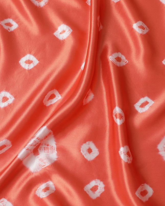 قماش ساتان حريري نقي فاخر باللون البرتقالي مع طباعة باللون الأبيض الفاتح بتصميم هندسي-D13258