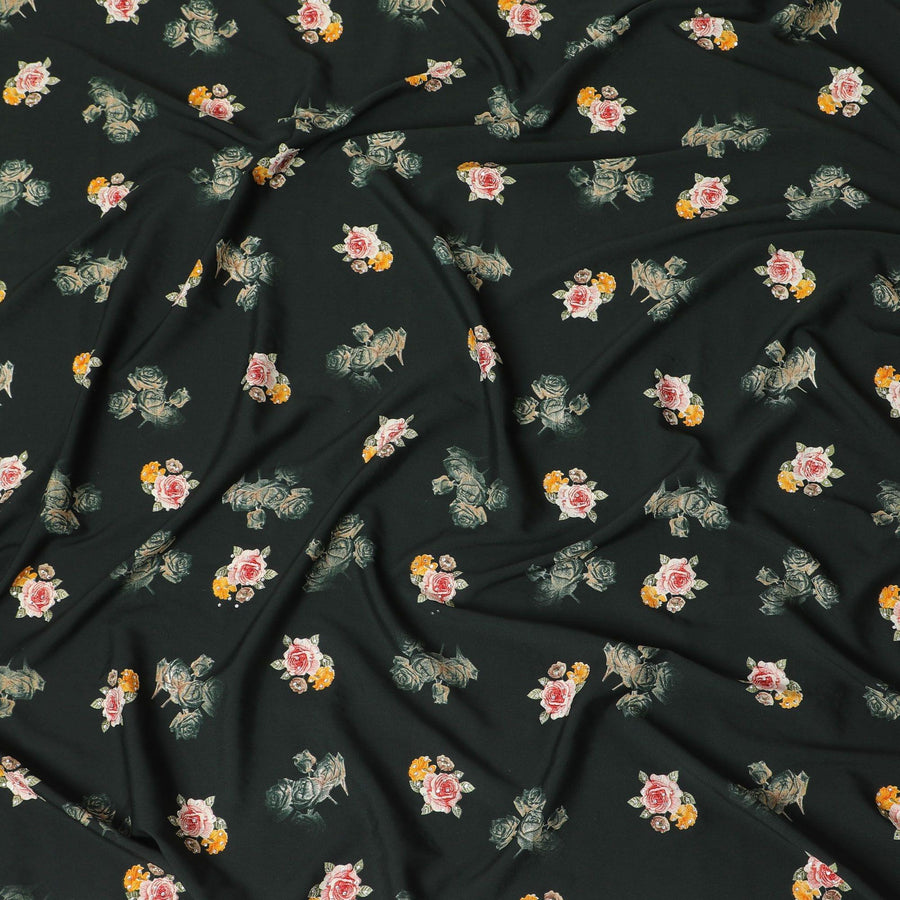 قماش كريب صناعي أخضر اللون مع طباعة متعددة الألوان مع عمل حجري بتصميم الأزهار-D15300