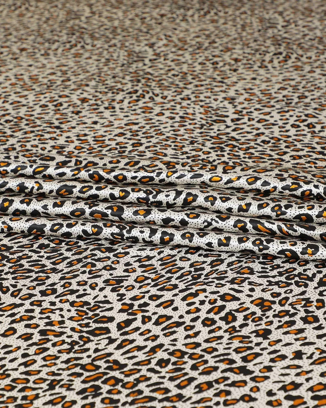 قماش ساتان حريري نقي 100% فضي فاخر مع طباعة باللونين الأسود والبرتقالي بتصميم جلد الحيوان-D9297