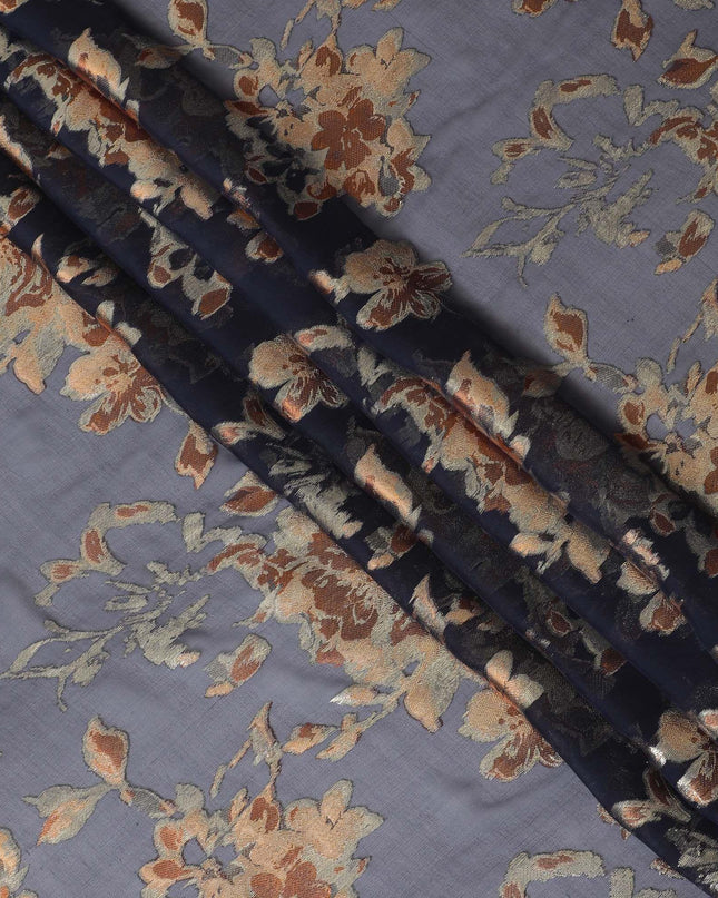 قماش شيفون من الحرير الخالص باللون الأزرق الداكن مع الفيسكوز النحاسي والوركس المعدني الذهبي بتصميم الأزهار-D12517