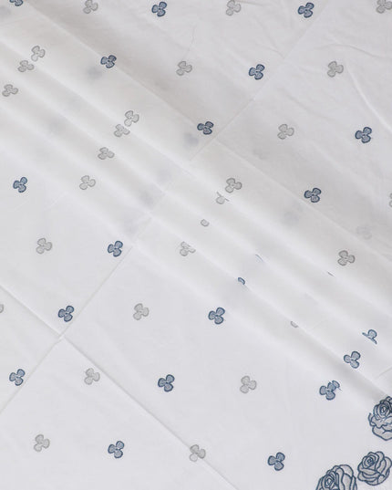 قماش فوال من القطن الخالص الأبيض الفاخر بنفس اللون والتطريز الأزرق بتصميم الأزهار-D13602