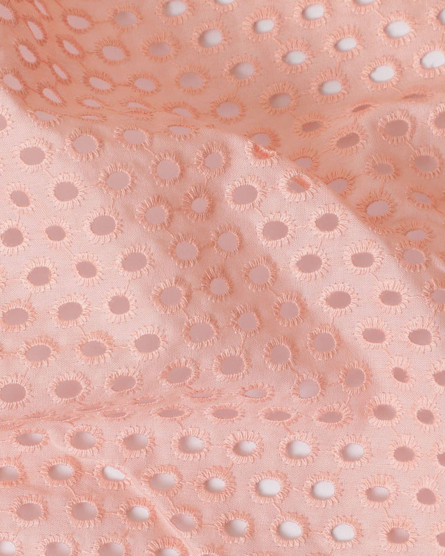 قماش الفوال القطني الخوخي مع تطريز بنفس اللون بتصميم شيكانكاري-D12481