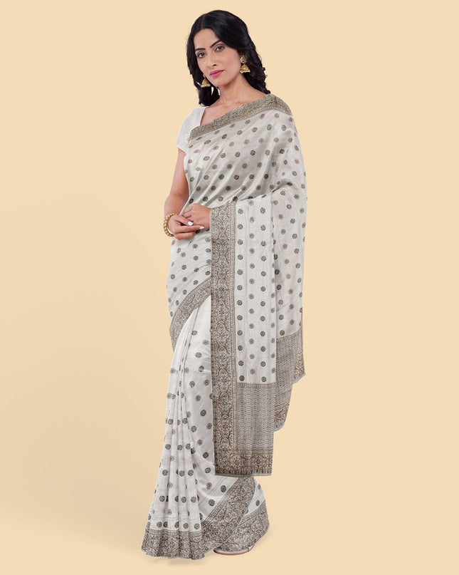 ساري حرير شانديري صناعي باللون الرمادي السحابي مع تطريز وأحجار بتصميم زهور. قطعة بلوزة بنفس اللون-D12748