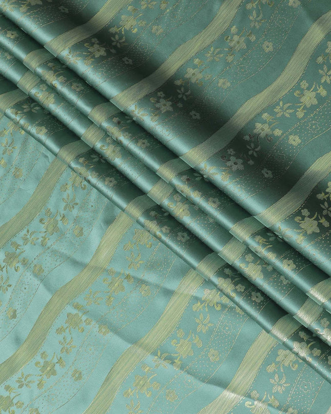 قماش ساتان من الحرير الخالص باللون الأخضر بنفس اللون وطبقة ذهبية معدنية بتصميم مخطط - D11050